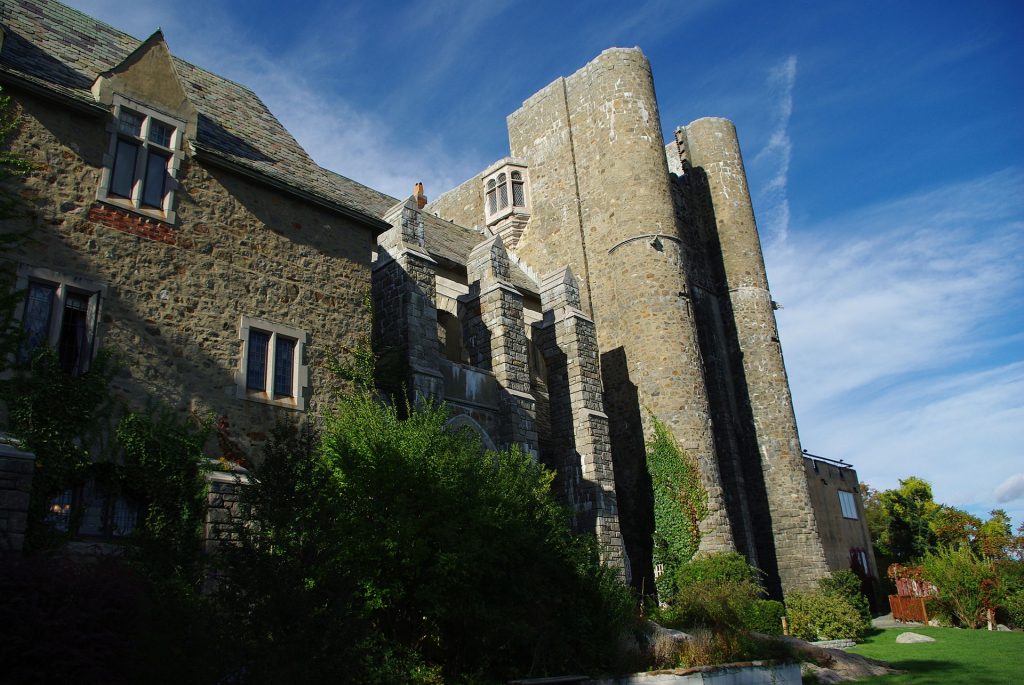 The Best European-Inspired Wedding Venues in New England - hammond castle