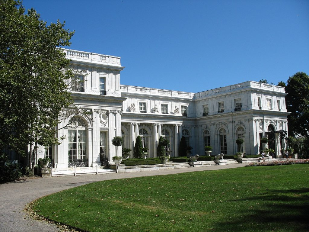 The Best European-Inspired Wedding Venues in New England - Rosecliff Mansion
