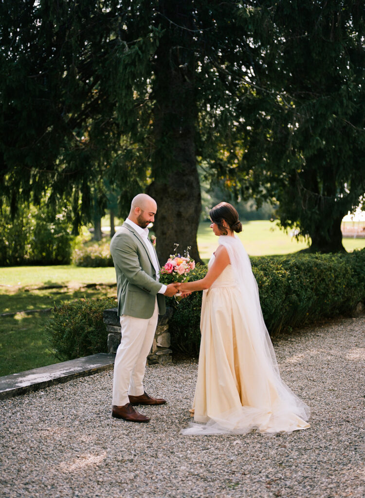 colorful summer wedding at Chesterwood