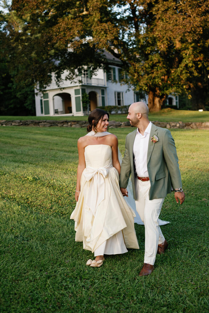 colorful summer wedding at Chesterwood